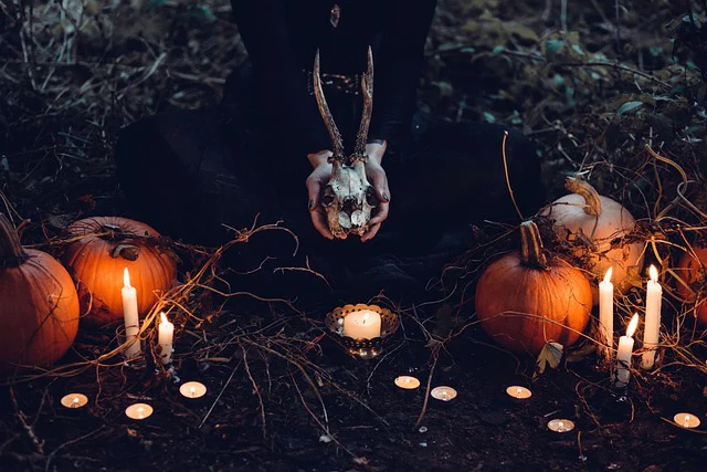 Waning Moon Separation Ritual: Breaking a Bond at the Right Time