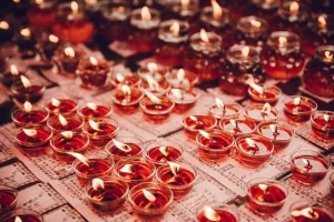 Rituali di Separazione con Candele: Come Usare il Fuoco per Spezzare Legami Tossici