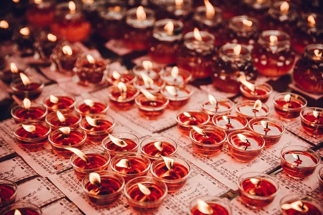 Rituales de ruptura con velas: Cómo usar el fuego para romper vínculos tóxicos