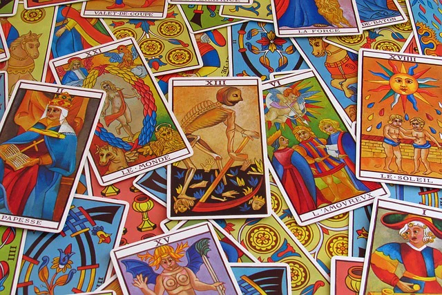 I Legamenti d’Amore a Distanza: Antiche Pratiche e Moderni Poteri per Superare Ogni Barriera